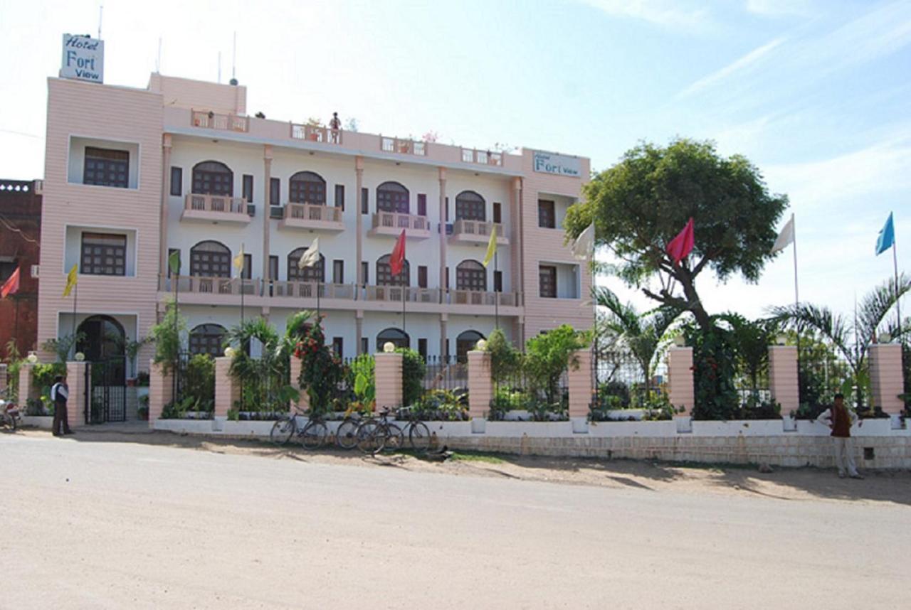 Hotel Fort View Tikamgarh ภายนอก รูปภาพ